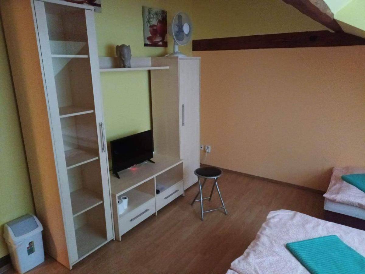 Penzion U Bileho Jaka Vilemov  Kültér fotó